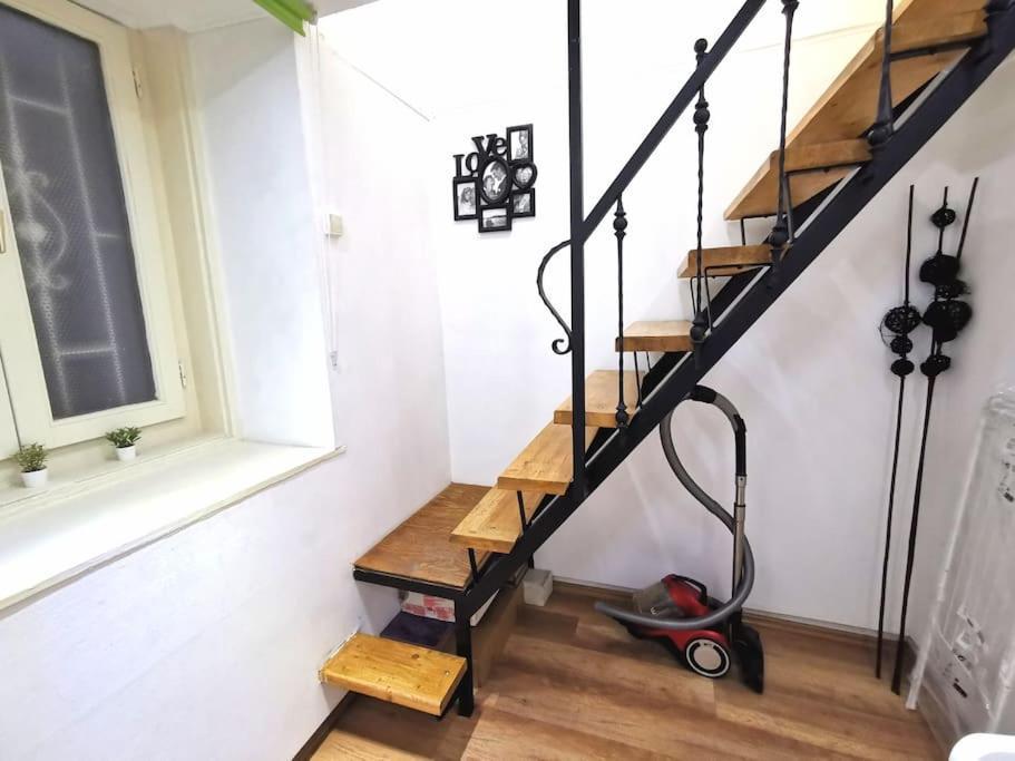 Erzsebet 5b Center 1 Db Bed Very Convenient בודפשט