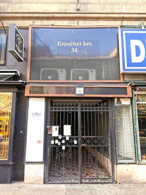 Апартаменти Erzsebet 5b Center 1 Db Bed Very Convenient
